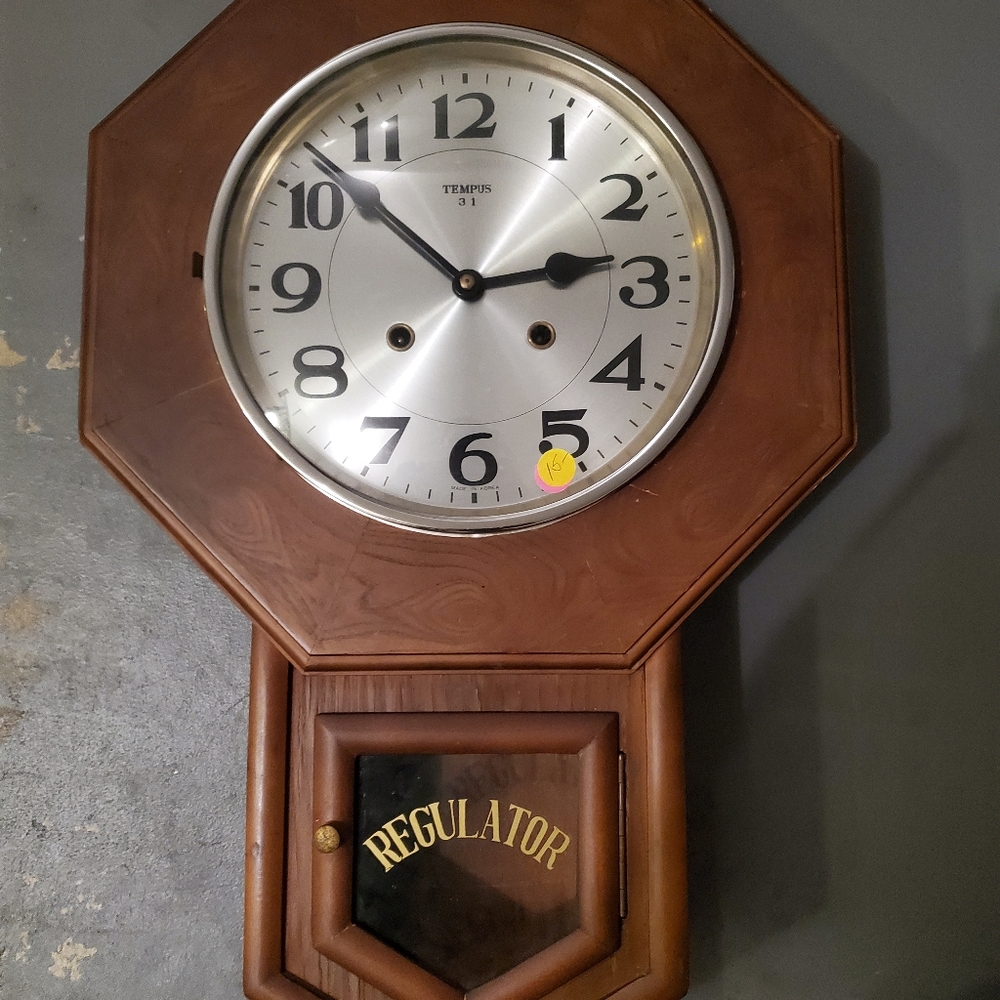 Regulator Clock
